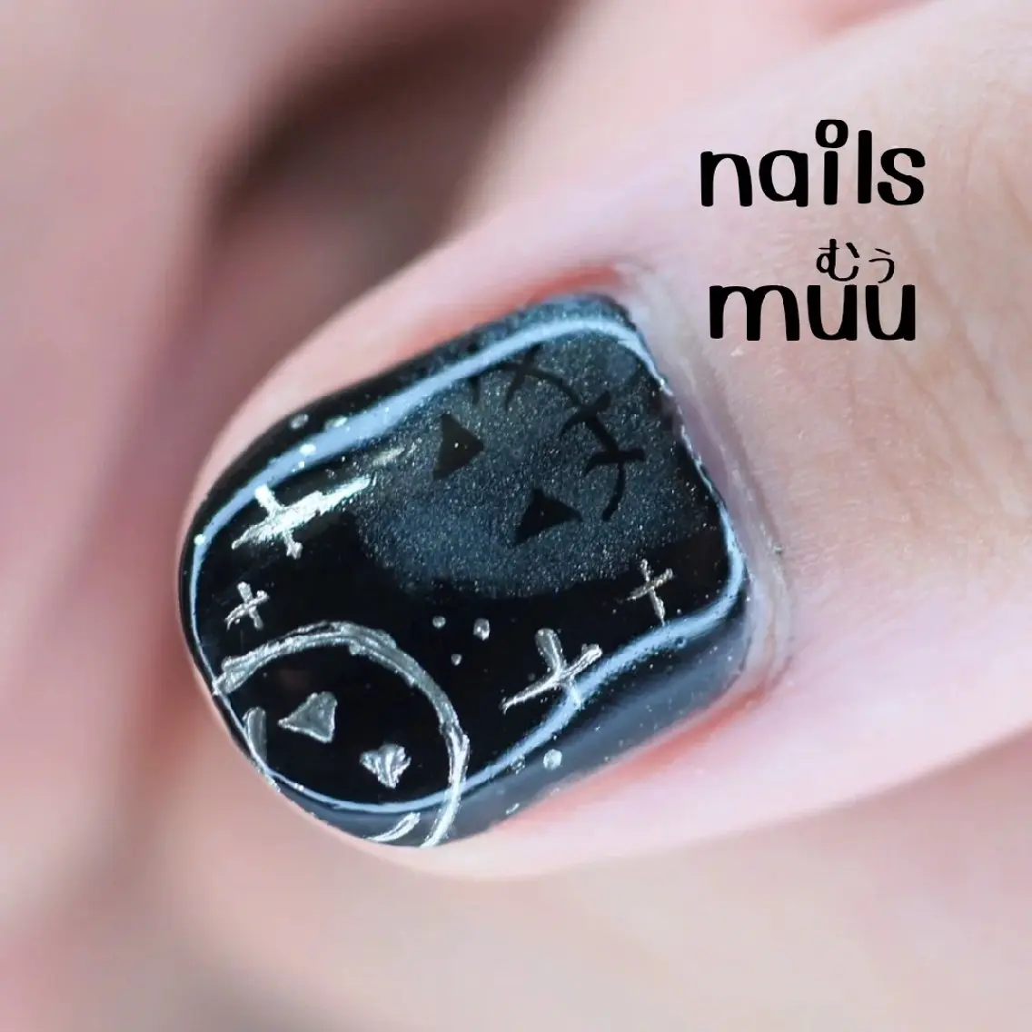 ネイル ハロウィン マグネットネイル ぷっくりネイル nails muu まゆのネイルデザイン