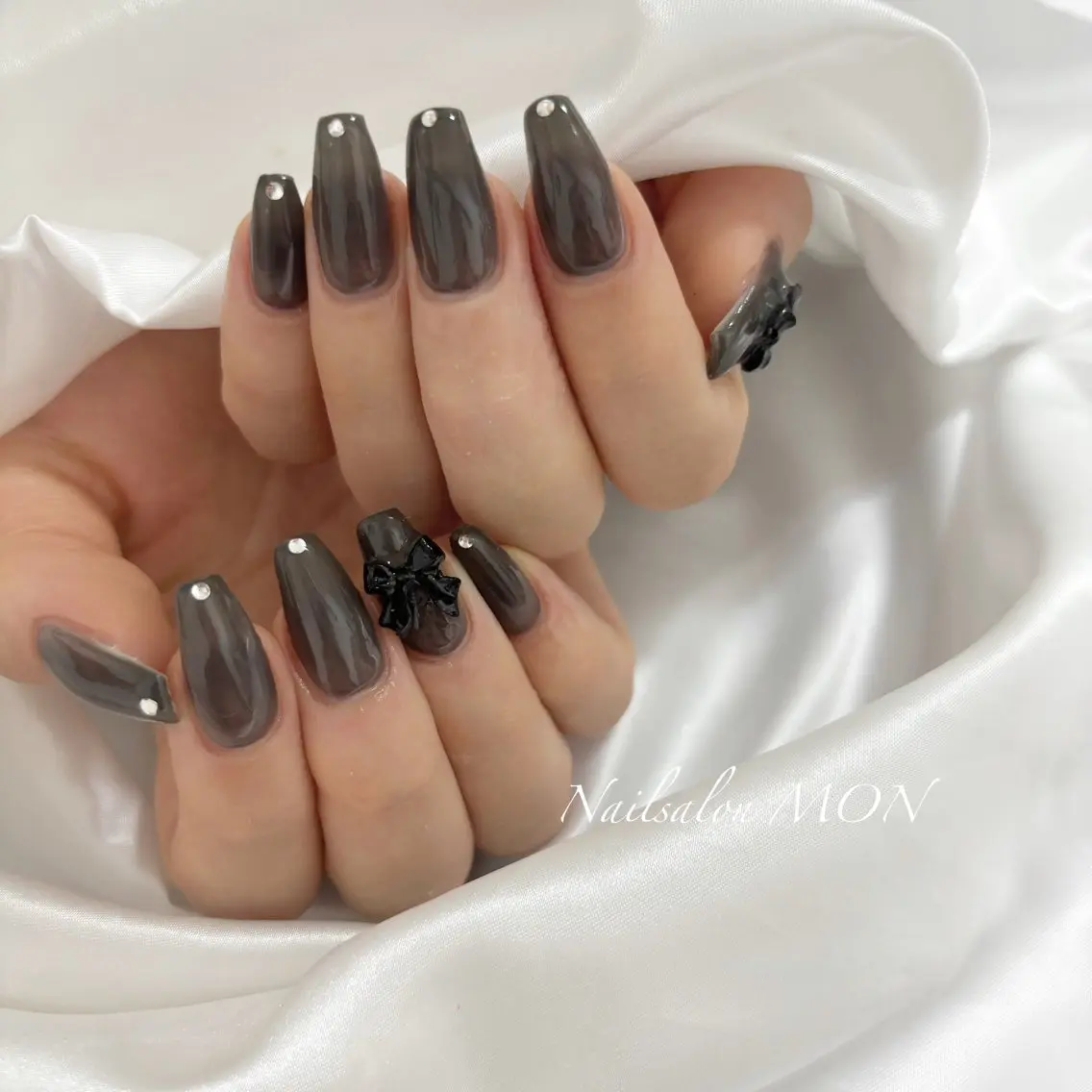 ネイル ストーンネイル ハンドネイル Nailsalon MONのネイルデザイン