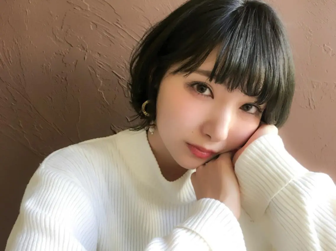 ✨艶がみカラー✨＋✨ダメージレストリートメント✨＋顔周りカットの写真