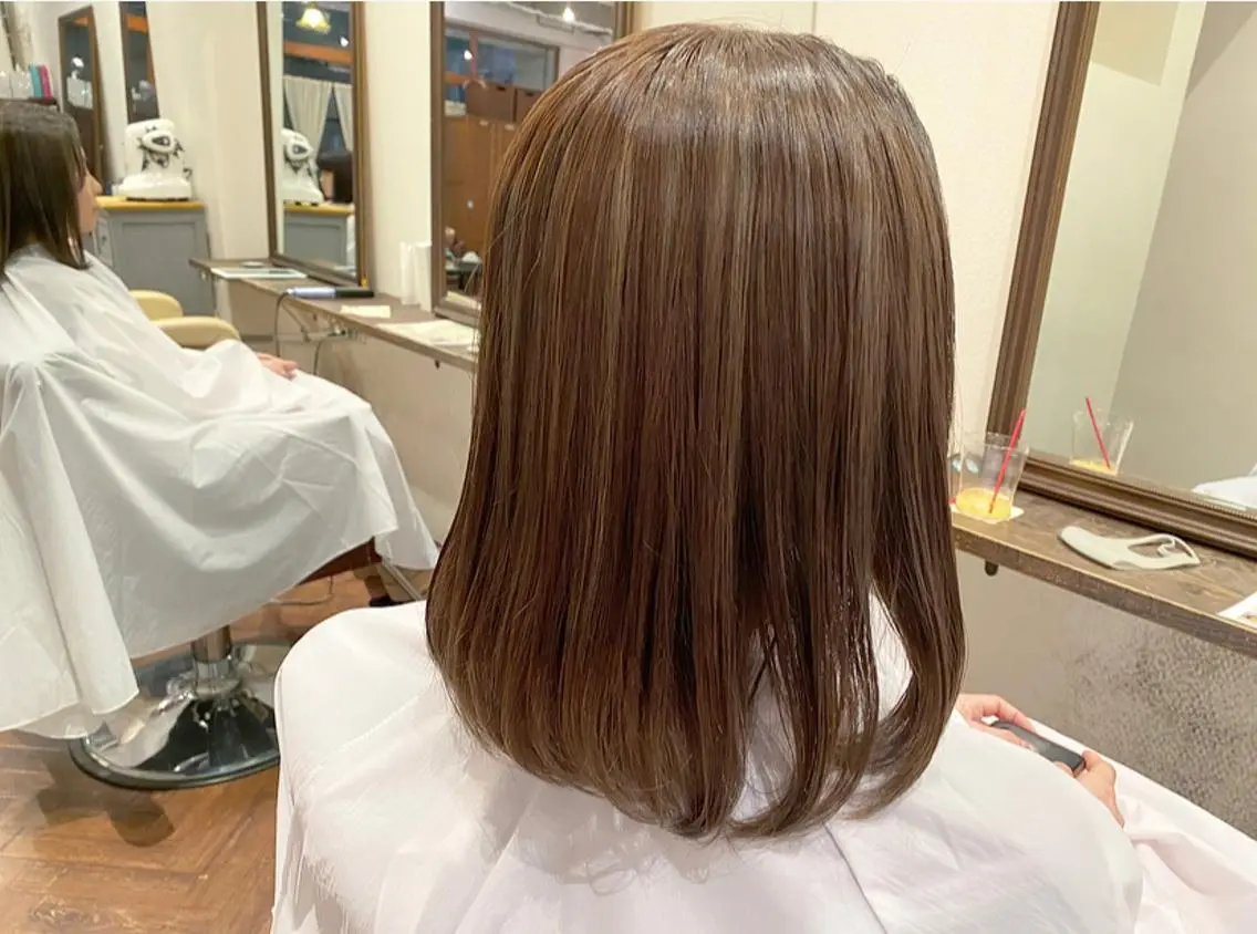 ミディアム カラー グレージュ ハイライトカラー ハイライト 🌈🌸あおき みちる🌟💗のヘアスタイル