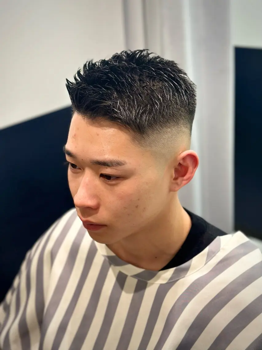 メンズ アイブロウ ビジネス フェードカット メンズアイブロウ カット ヘッドスパ ヘアセット 【23時まで営業!】 知念 新菜のヘアスタイル