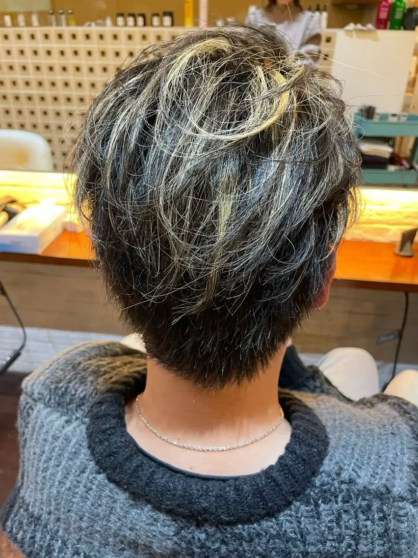 カラー メンズ メンズハイライト ハイライトカラー ヘアカラー CoCooN amiのヘアスタイル