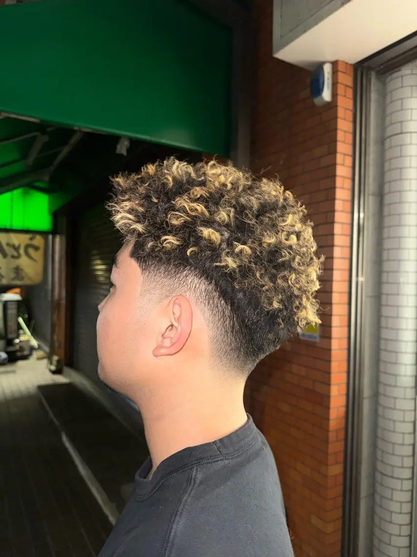 ショート パーマ メンズ カット パーマ ヘアセット 松坂 祐斗のヘアスタイル