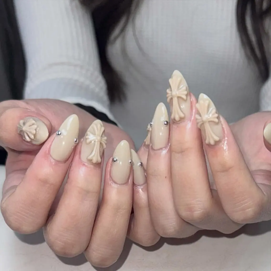 ネイル チークネイル ドット フレンチネイル グラデーション 韓国ネイル ハンドネイル Lisa Nail Salonのネイルデザイン