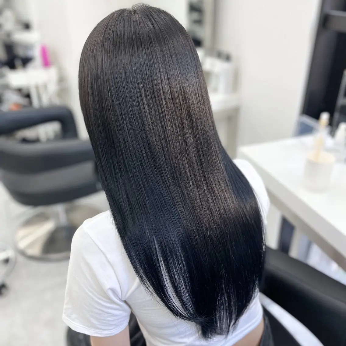 ロング カラー パーマ ヘアアレンジ メンズ キッズ メンズ韓国風 黒髪 ブルーカラー ブルーブラック ブラウンカラー 髪質改善Ⅰ透明感 艶カラーⅠたつやのヘアスタイル