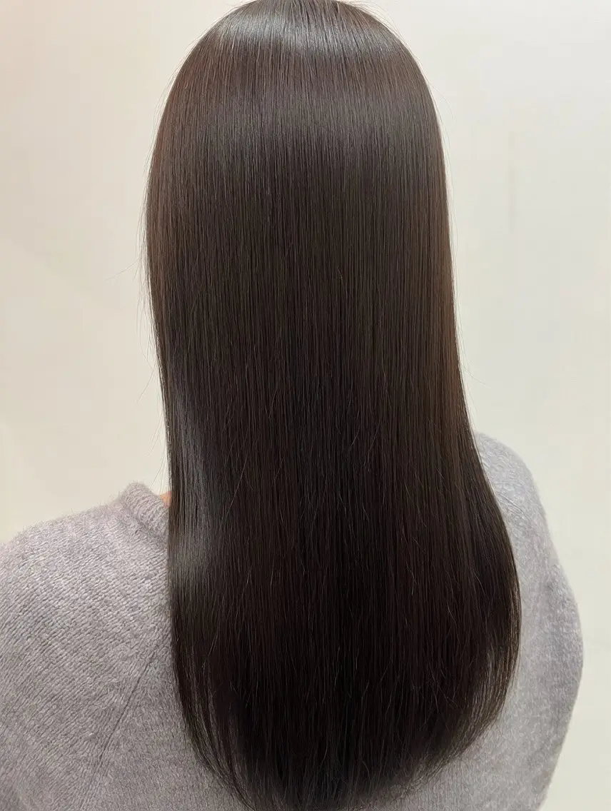 セミロング カラー 艶髪特化 しゅんぼう 長岡髪質改善のヘアスタイル