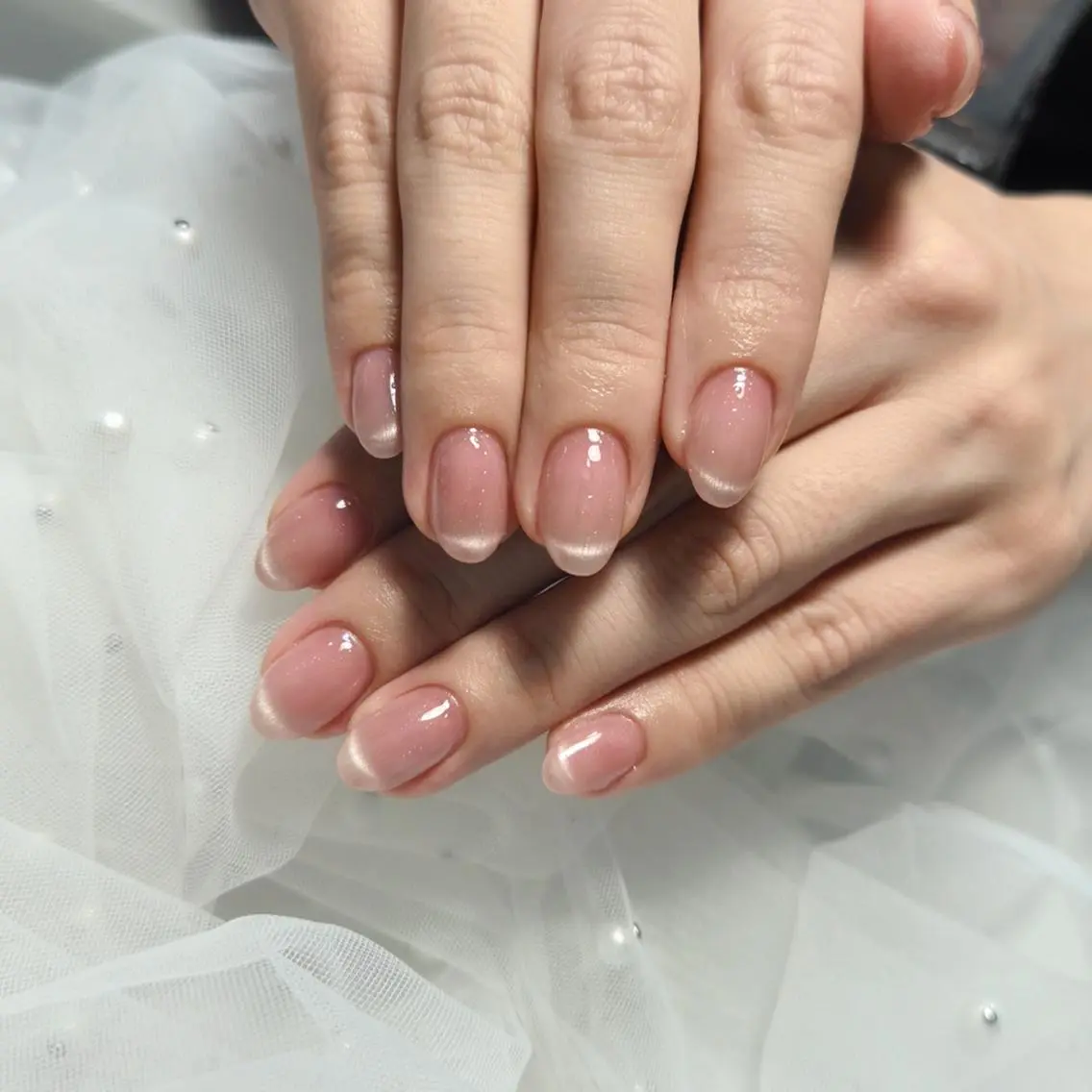 ネイル フレンチネイル 氷ネイル・うるうるネイル 韓国ネイル マグネットネイル ピンク ハンドネイル 💎CC・NaNa 韓国風ネイル🌙Cのネイルデザイン