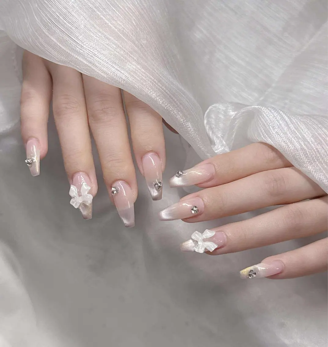 ネイル 長さ出し グラデーション 卒業式 キラキラネイル マグネットネイル ハンドネイル Lee Nailsのネイルデザイン