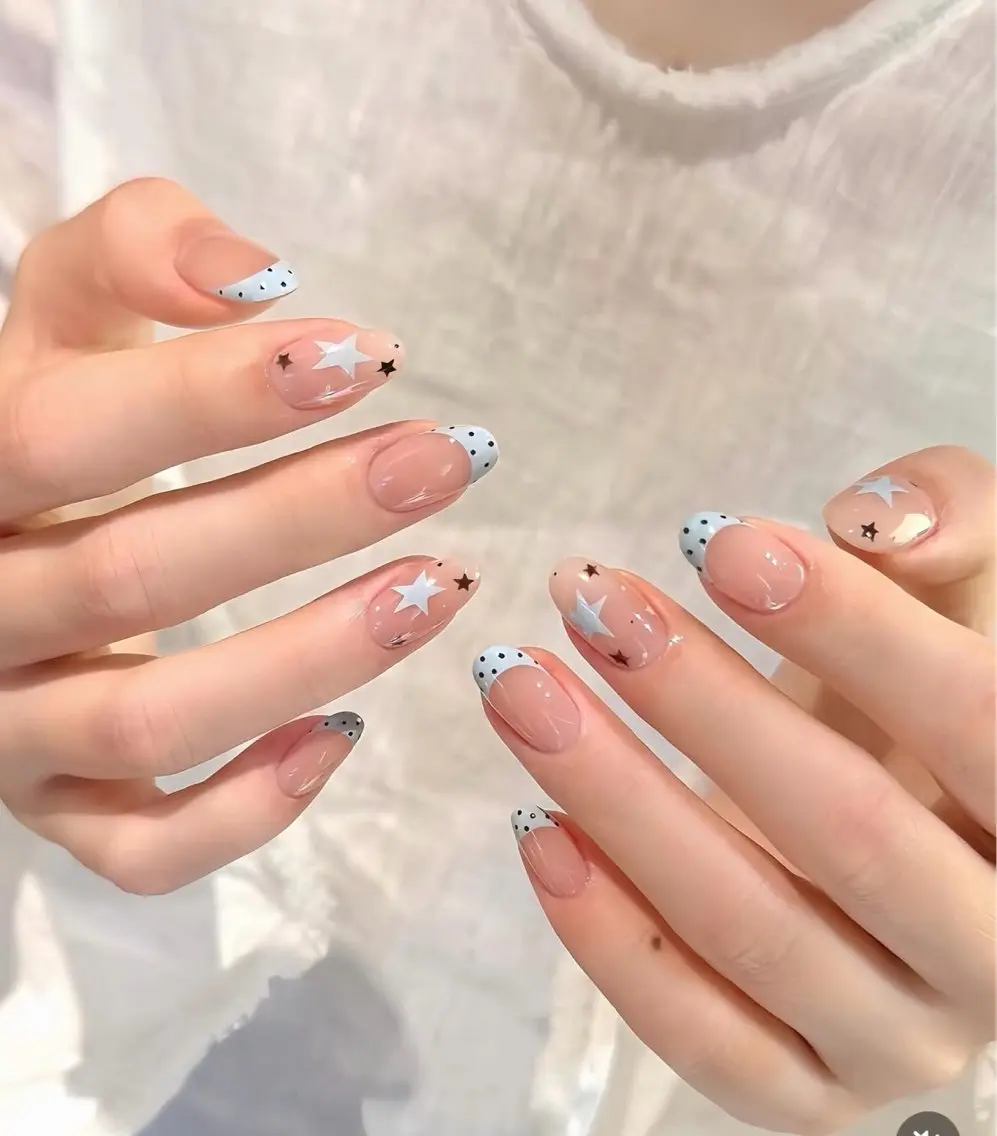 ネイル アートネイル フレンチネイル グラデーション ラメ(グリッター) マグネットネイル ハンドネイル Lumi de nailsのネイルデザイン
