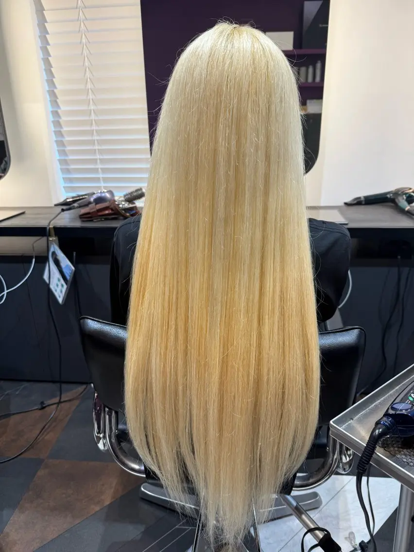 ロング カラー ブリーチ 加藤 まりえのヘアスタイル