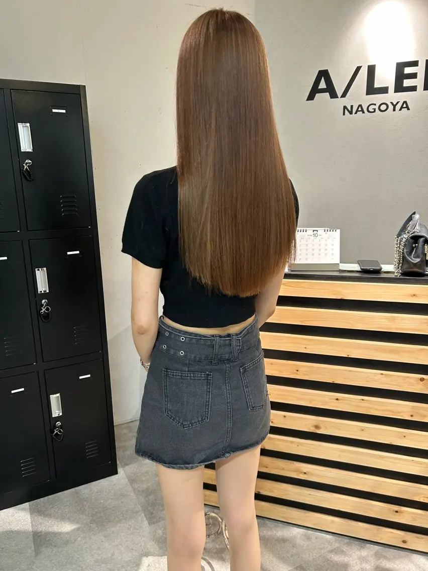 ミディアム カラー ベージュカラー ブリーチ ミルクティーベージュ ブリーチなしカラー ヘアカラー トリートメント ウルフカット レイヤーカット上柿のヘアスタイル
