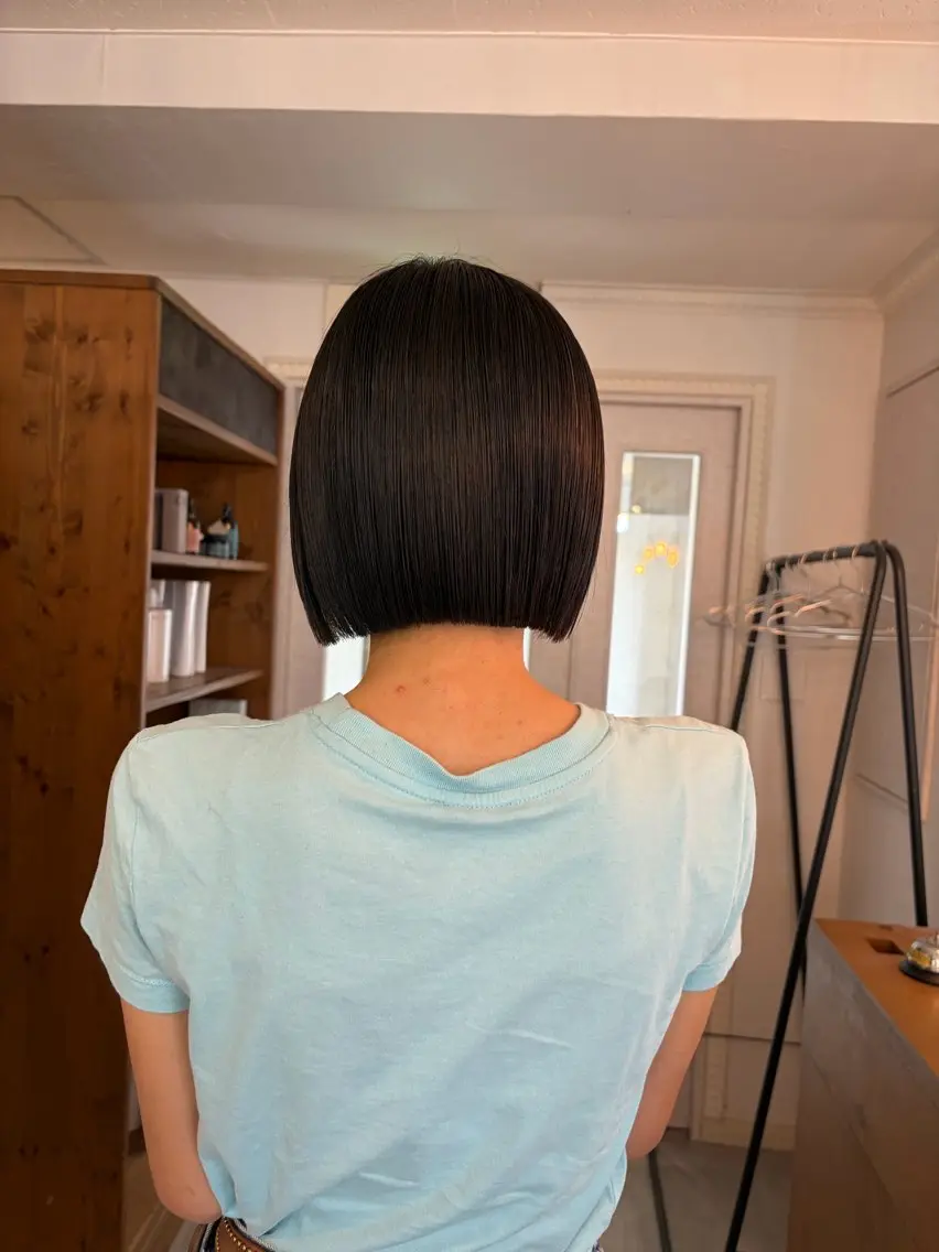 ショート カット ヘアカラー 南堀江レイヤーカット MIKU🍒のヘアスタイル