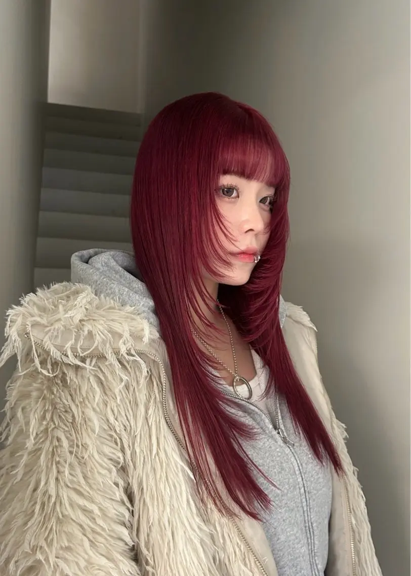 セミロング ヘアカラー 松原 朱里のヘアスタイル