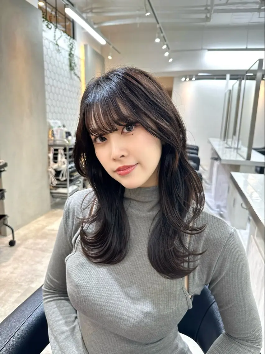 セミロング カラー ミディアムレイヤー 添田晃基のヘアスタイル