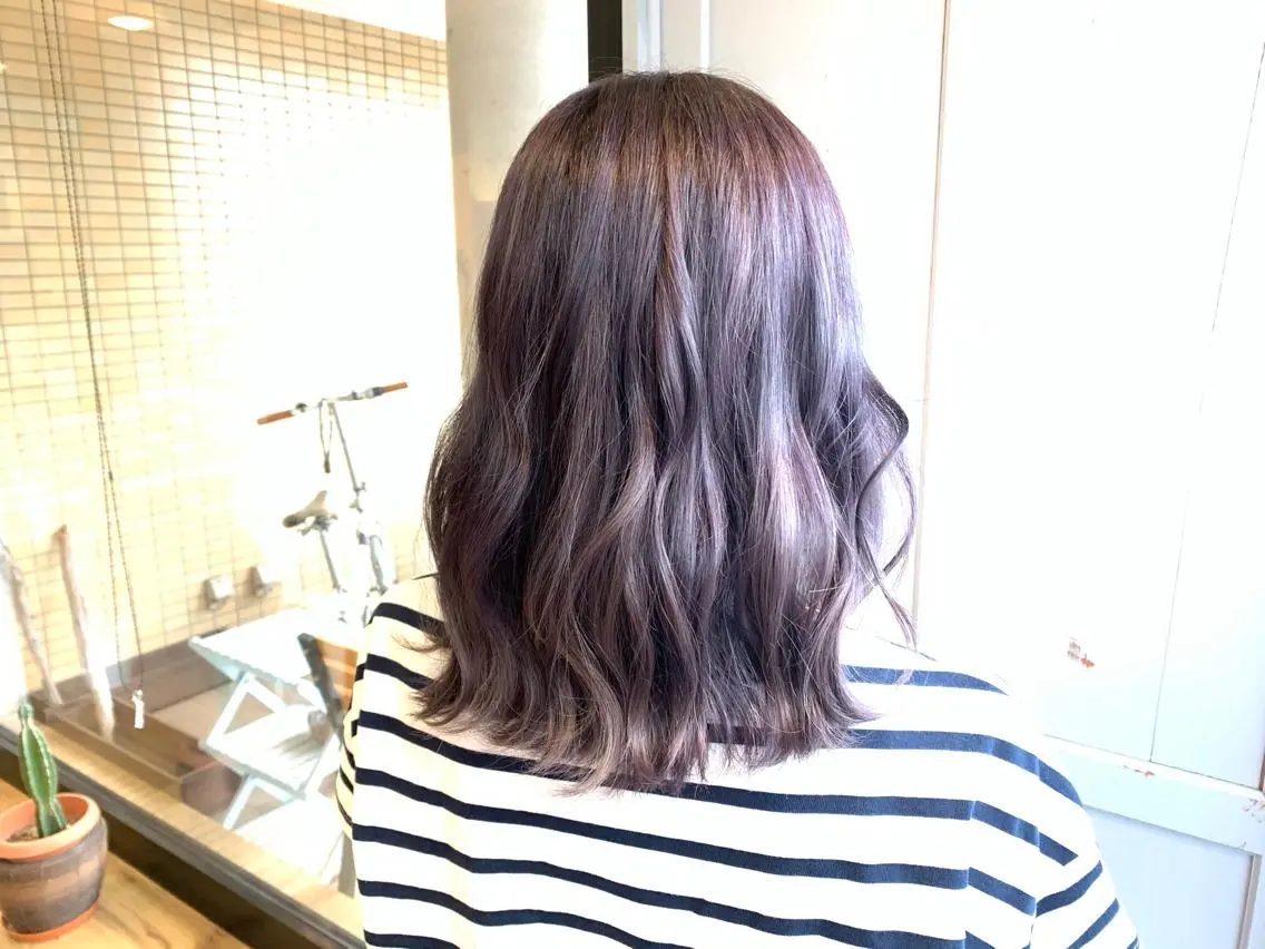 セミロング カラー ブリーチ ブルーカラー バイオレットカラー ヘアカラー トリートメント ツキダテ ユイのヘアスタイル