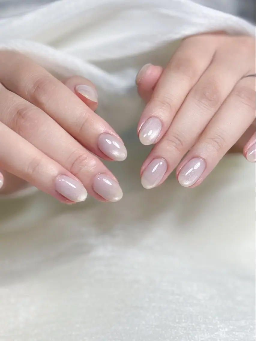 ネイル ラメ(グリッター) マグネットネイル オフィスネイル シンプルネイル ホワイト ハンドネイル nail salon minthのネイルデザイン