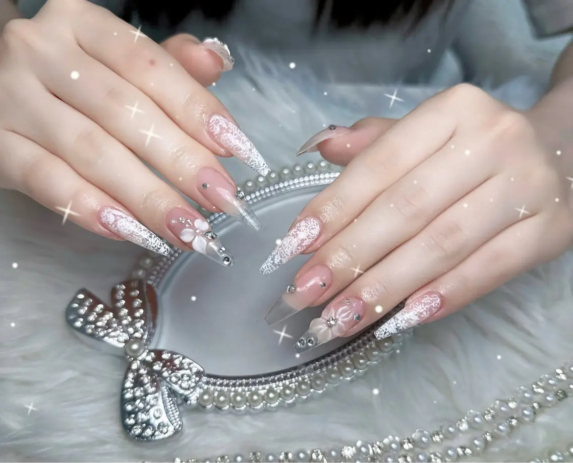 ネイル オーロラネイル チークネイル フラッシュネイル フレンチネイル ジェルネイル ハンドネイル ハンドケア Miyu Nailのネイルデザイン