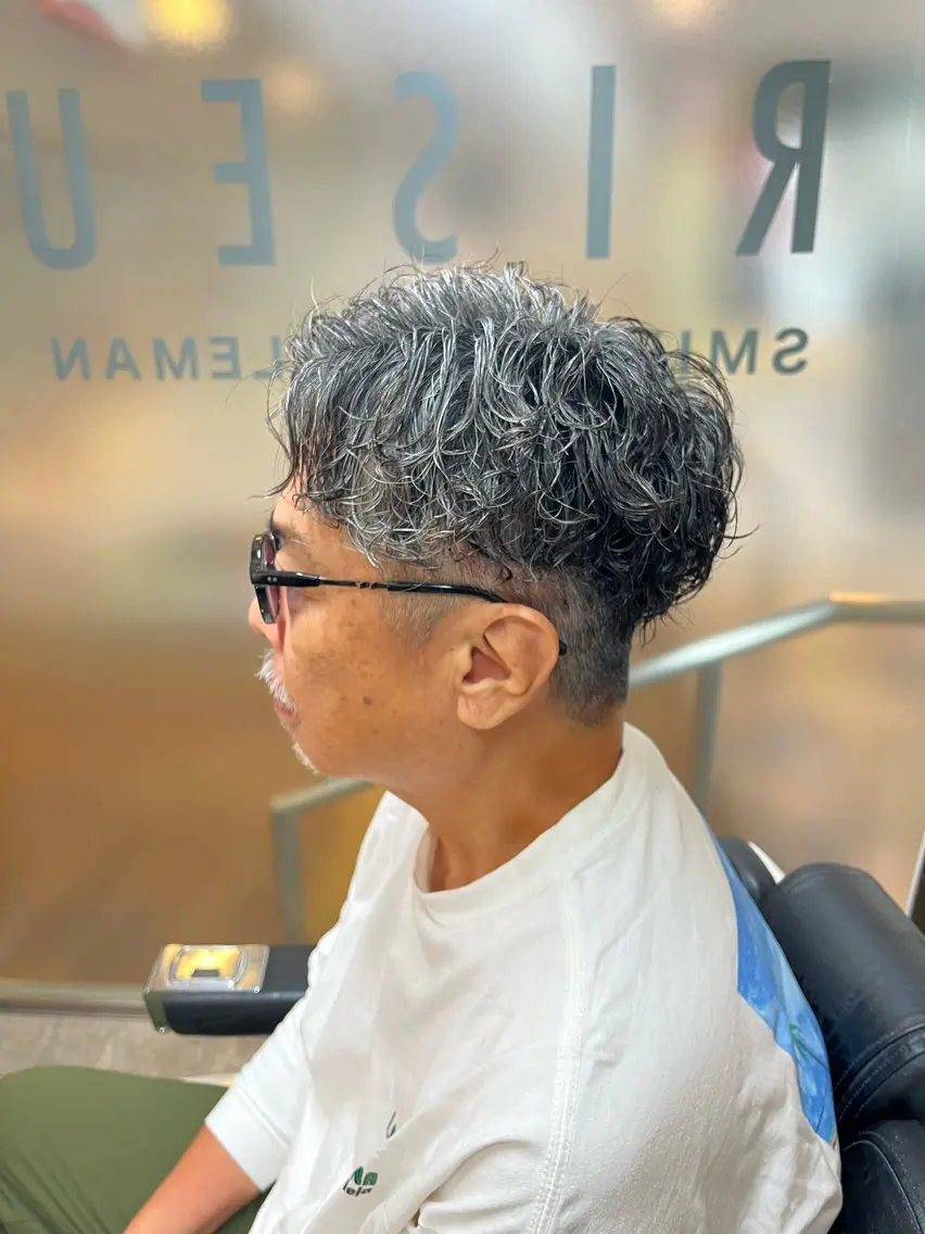ショート パーマ メンズ 佐々木 優人のヘアスタイル