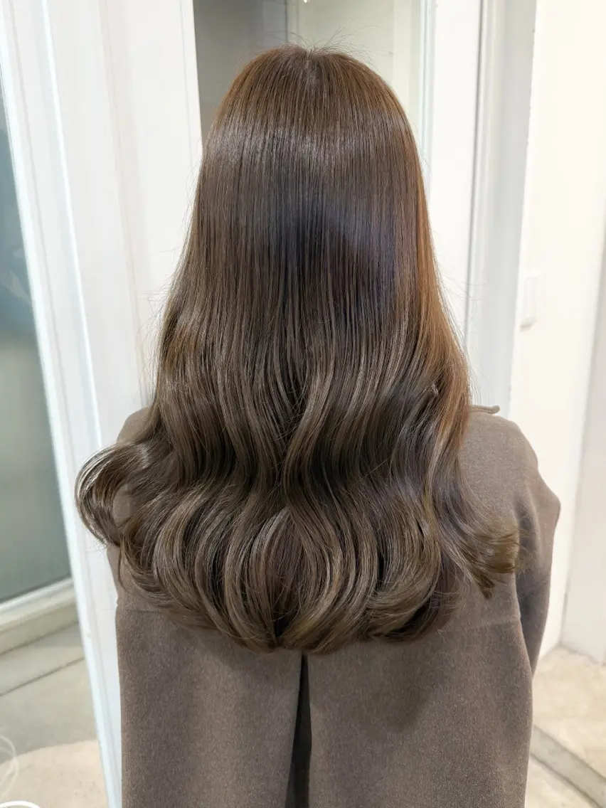 セミロング カラー バレイヤージュ ベージュカラー ブリーチ ケアブリーチ ダブルカラー カット ヘアカラー トリートメント ミディアム/顔周り/ ベージュ🌼mayuのヘアスタイル