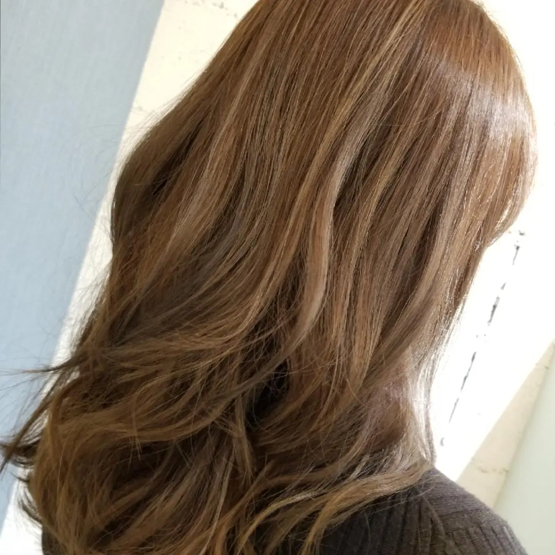 ロング カラー SAKURA (サクラ)のヘアスタイル