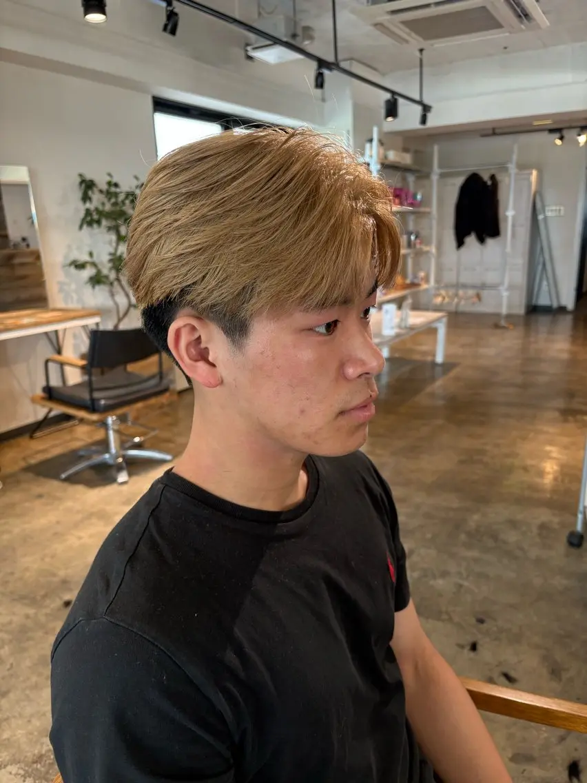 ショート カラー パーマ メンズ センターパート ダウンパーマ フェザーパーマ カルマパーマ メンズ韓国風 カット ヘアカラー 名駅/フェザーパーマ 韓国ヘア/森岡のヘアスタイル