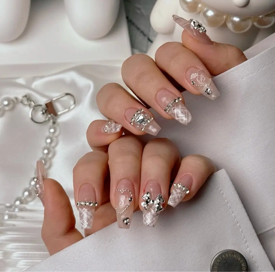 ネイル フレンチネイル ジェルネイル 韓国ネイル マグネットネイル ネイルチップ Rin Nail 新大久保店のネイルデザイン