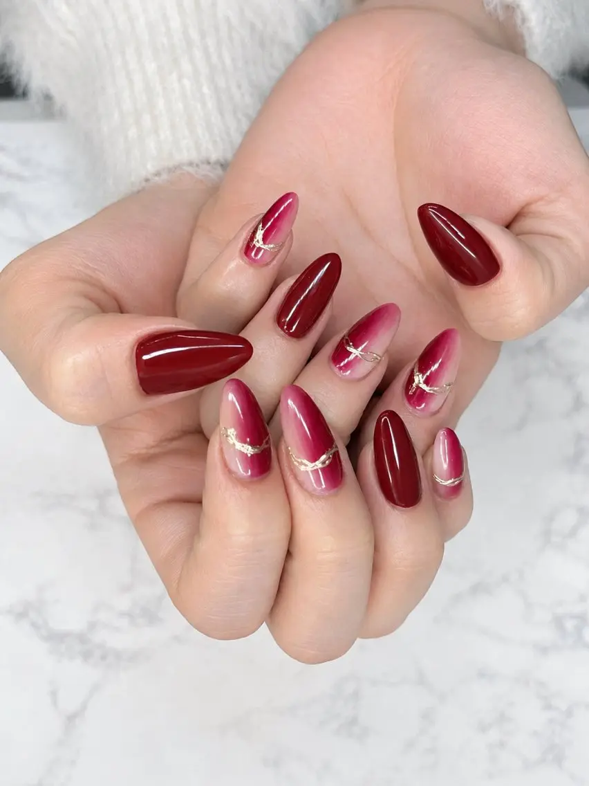 ネイル ボルドー ゴールド グラデーション 赤色 冬ネイル SAMS NAILのネイルデザイン