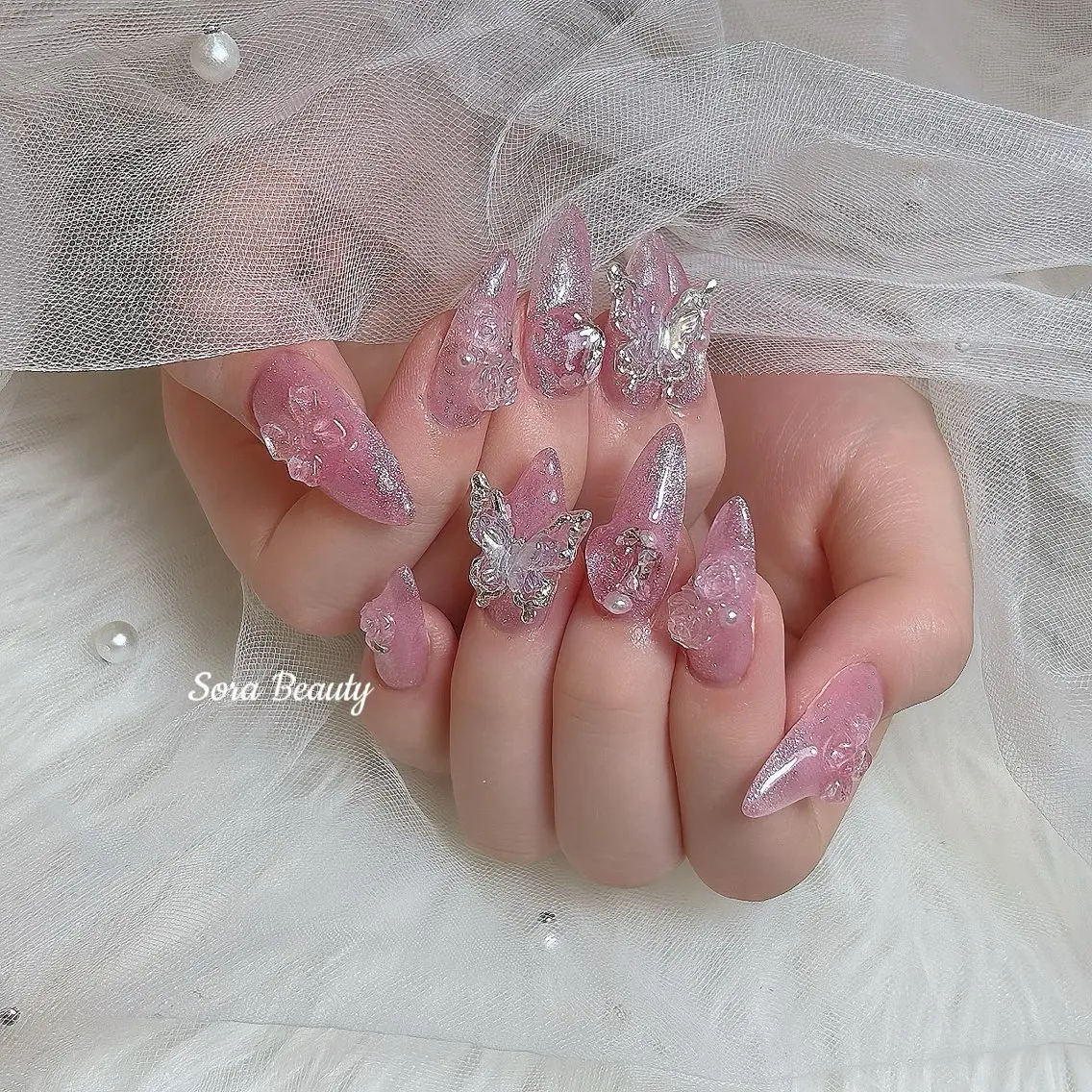 ミディアム 韓国風ヘア ハンドネイル Chiin Nailのネイルデザイン