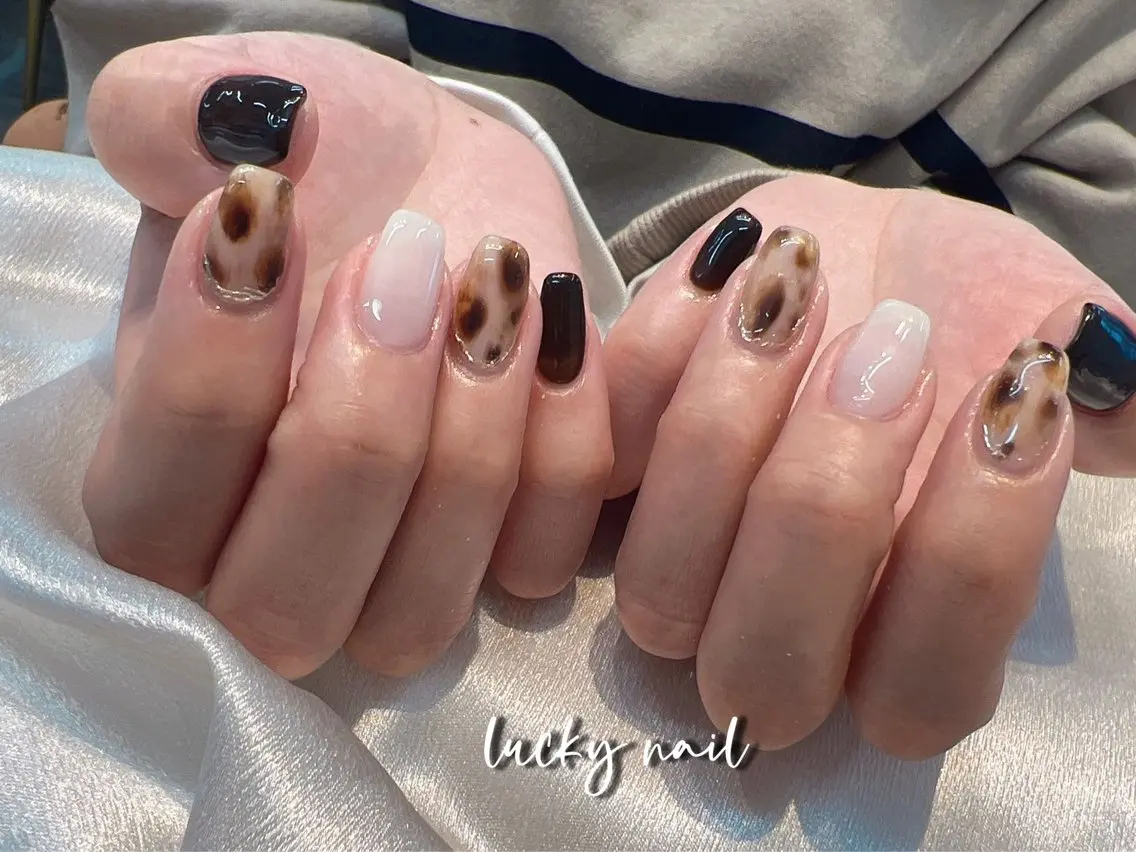 ネイル チークネイル 長さ出し ジェルネイル マグネットネイル 持ち込み Lucky nail  小林和希のネイルデザイン