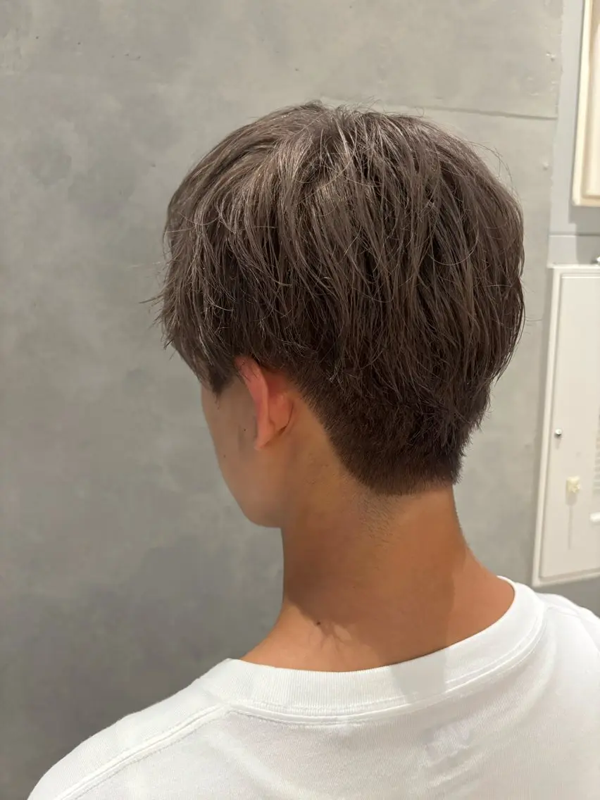 ショート カラー メンズ グレージュ 落ちる黒 森崎雄斗のヘアスタイル