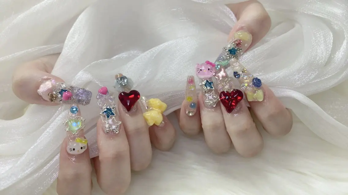 ネイル Rei _Nail 新宿のネイルデザイン