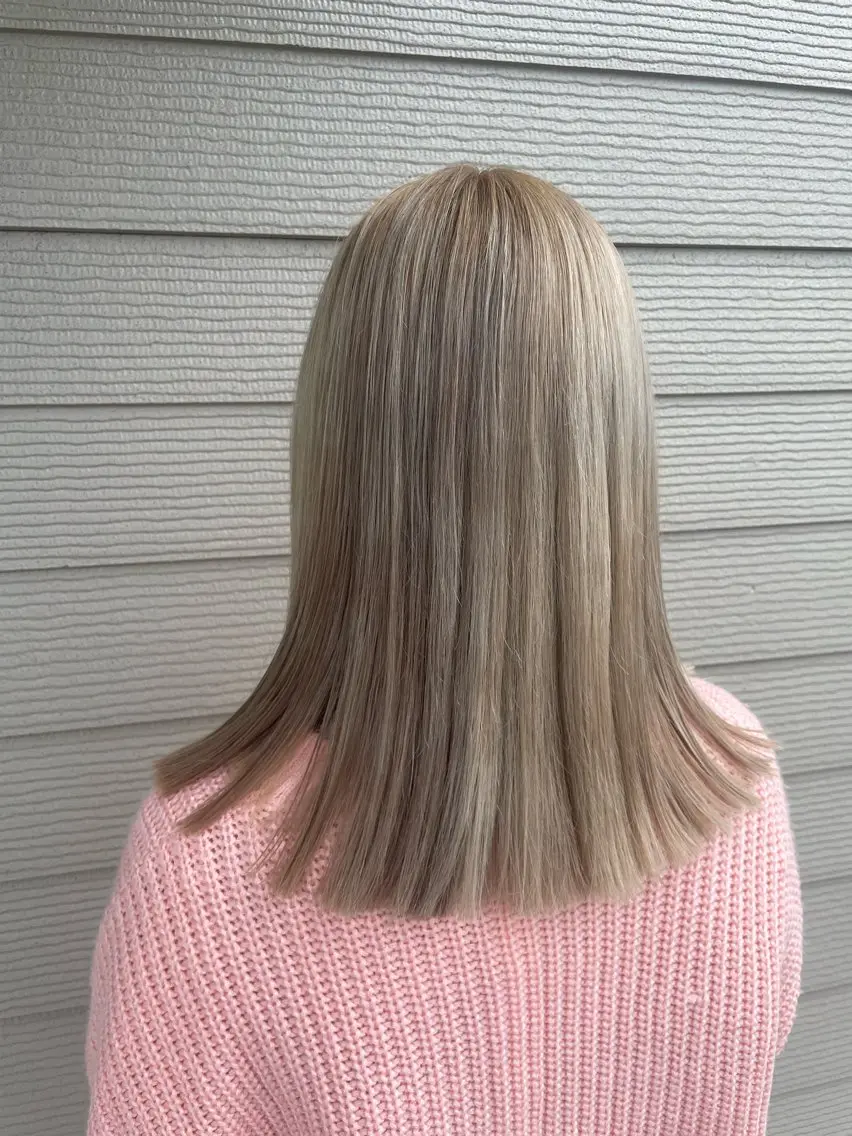 ミディアム カラー ベージュカラー ブリーチ ホワイトベージュ 小酒井 智洋のヘアスタイル