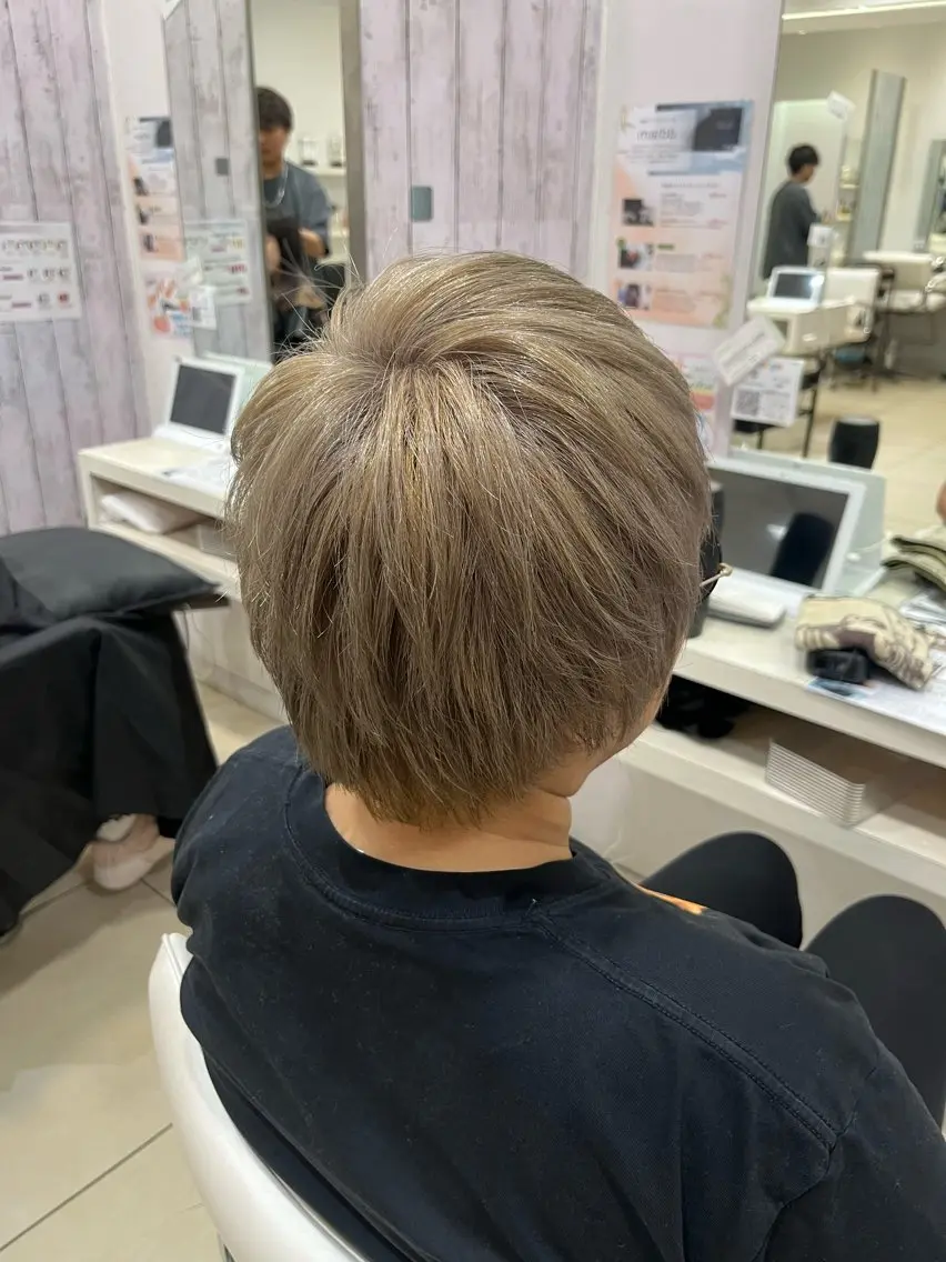 ショート カラー ベージュカラー ダブルカラー ホワイトベージュ カット ヘアカラー 🤎ベージュカラー/ 髪質改善/山岸🤎のヘアスタイル