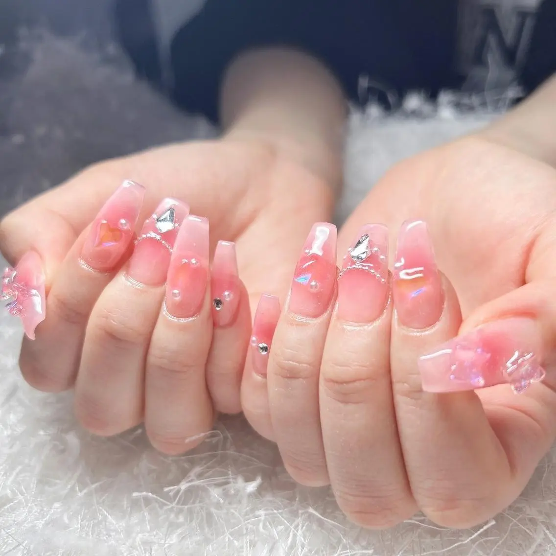 ネイル チークネイル 長さ出し フレンチネイル ジェルネイル グラデーション ハンドネイル Nail&eye Belire 新宿のネイルデザイン