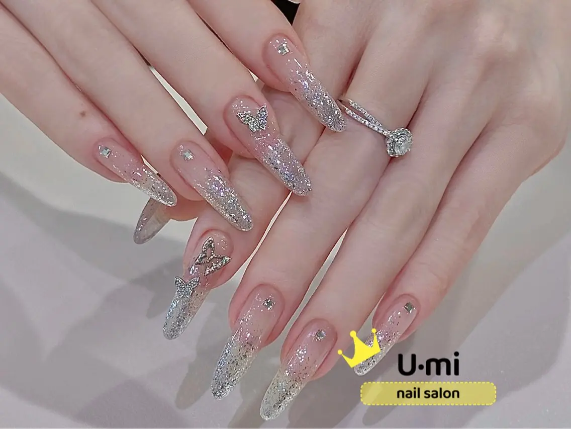 ネイル UMI ネイルサロン新宿🎀のネイルデザイン