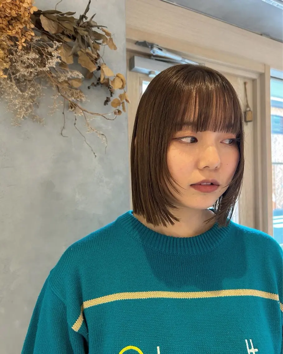 ショート カラー 切りっぱなしボブ ボブ 顔まわりレイヤー 顔周りカット レイヤーカット kanami - ROCCO -のヘアスタイル