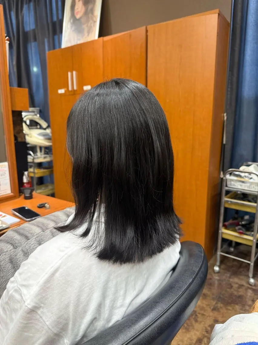 ミディアム カット キクチ マナのヘアスタイル