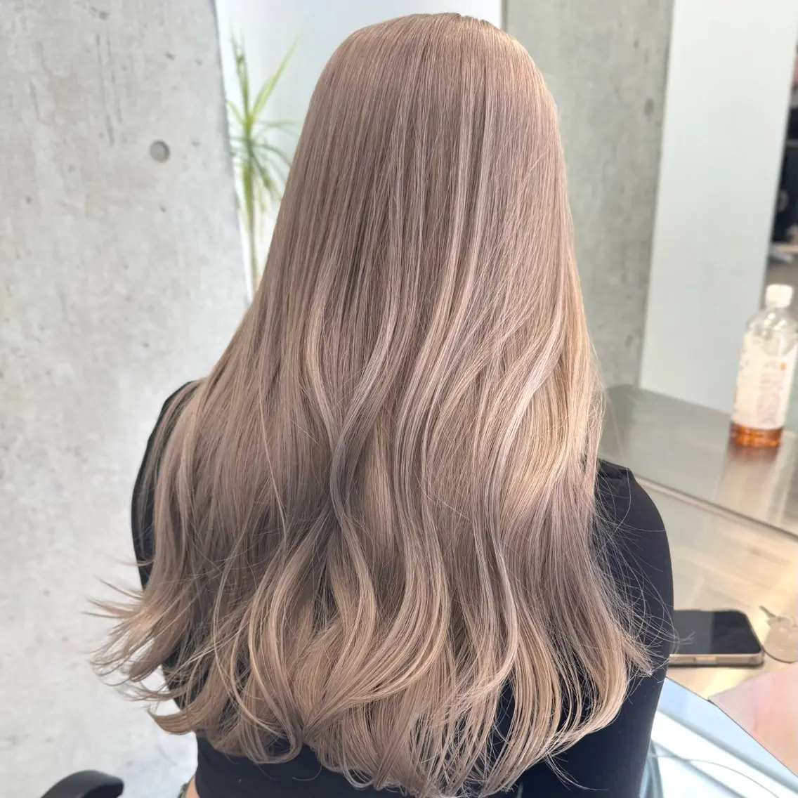 ロング カラー ヘアカラー 透明感ブリーチカラー /ともみ🎀のヘアスタイル