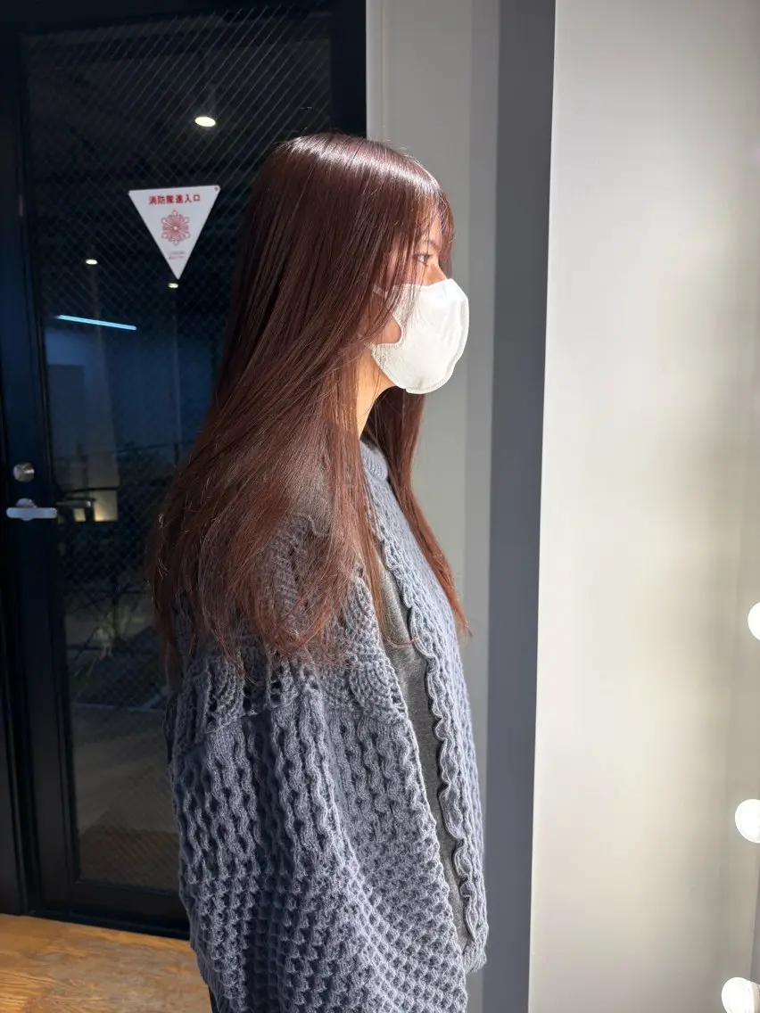 ロング チョコレートブラウン カット ヘアカラー トリートメント yuri/オリーブ/ 暖色カラー/レイヤーのヘアスタイル