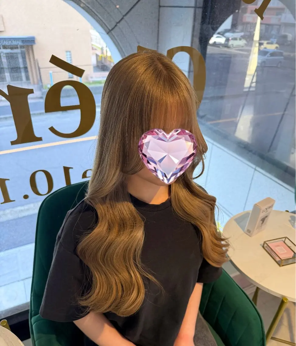 リタッチブリーチカラー🍥+トリートメントの写真