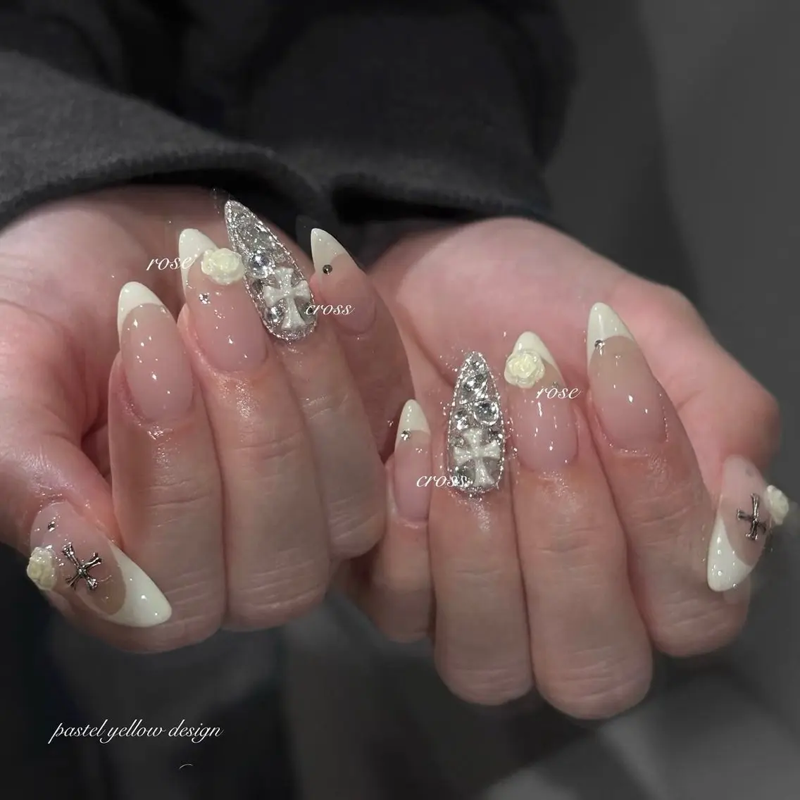 ネイル チークネイル ドット フットネイル フレンチネイル グラデーション ハンドネイル ハンドケア Nihonthy Nail 新宿のネイルデザイン
