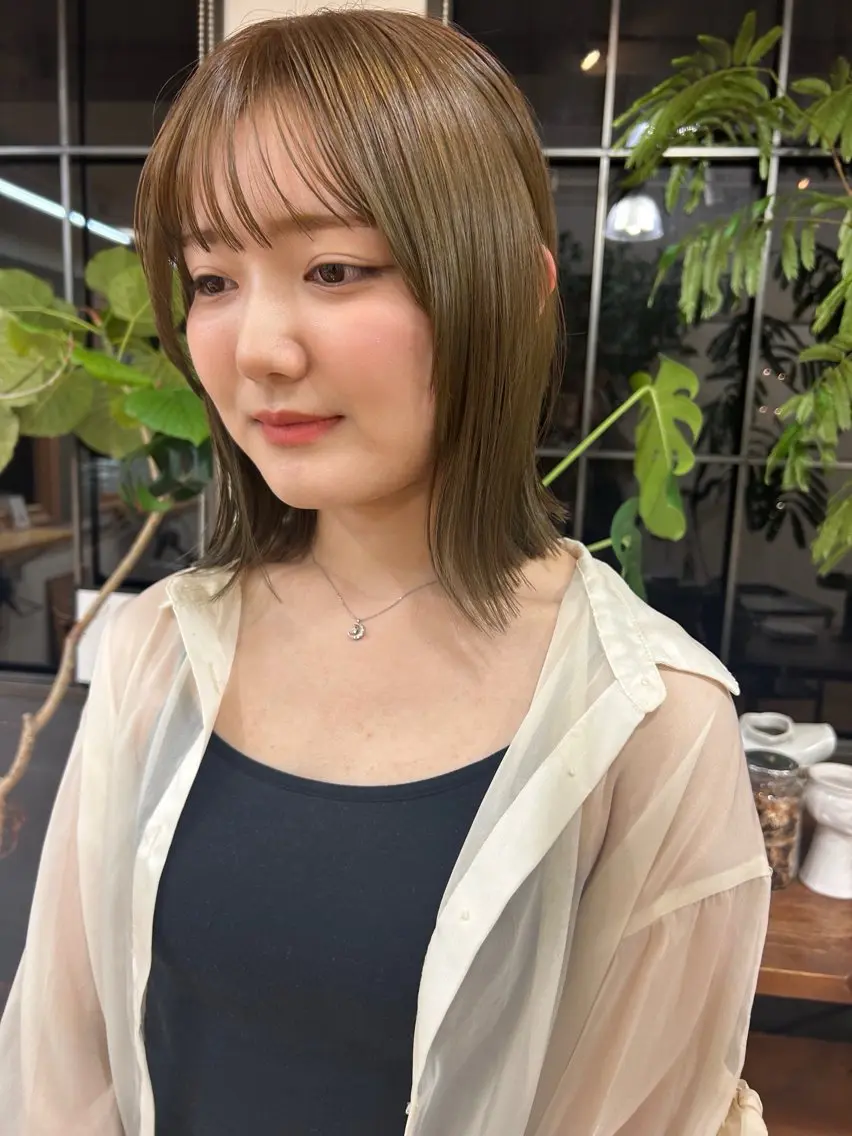 ミディアム 外ハネヘア SUNSUNSUN 斎藤天海のヘアスタイル