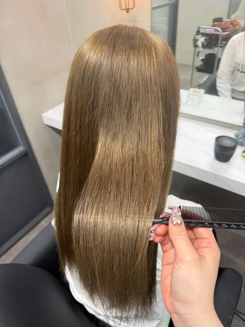 【カラーモデル募集中】ケアブリーチ➕透明感ボンドカラー🩷艶出しトリートメント🎀の写真