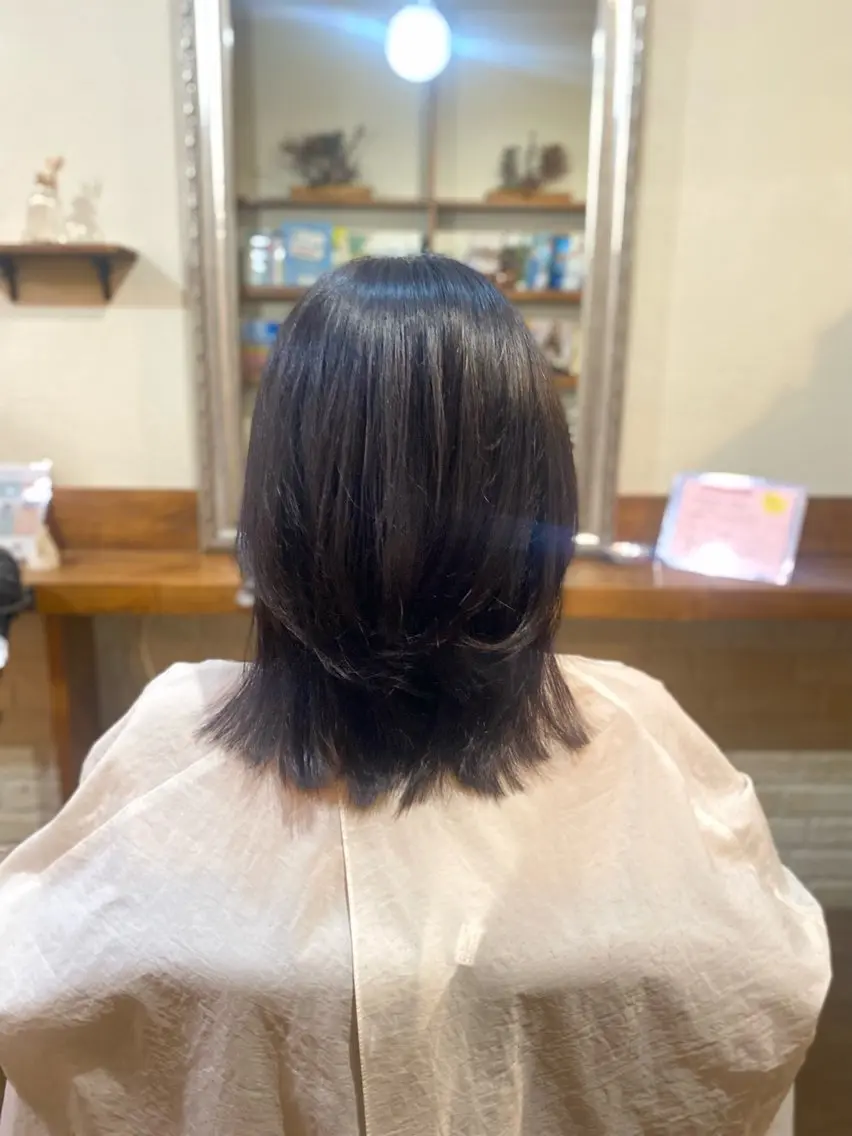 ミディアム 肥田 夕蘭のヘアスタイル