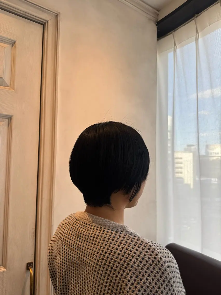 ショート カット 透明感カラー💜 モテ髪 空陽💙のヘアスタイル