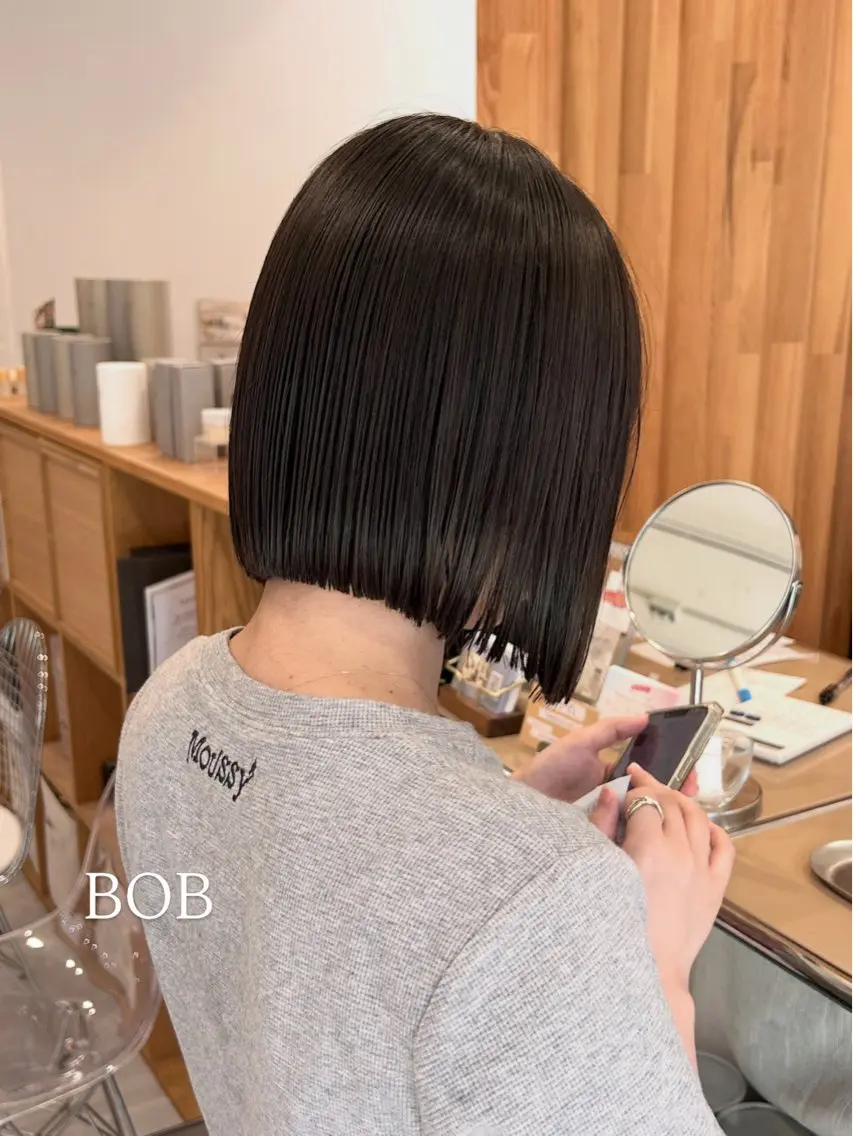 ショート カラー カット ヘアカラー トリートメント ぱつっとボブ/ 小野あかねのヘアスタイル