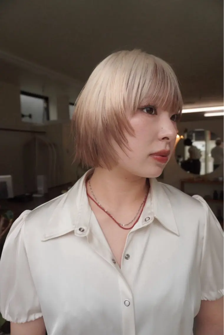 ミディアム カラー ベージュカラー ブリーチ ケアブリーチ デザインカラー ハイトーンカラー ハイトーン/デザイン 小林美咲のヘアスタイル