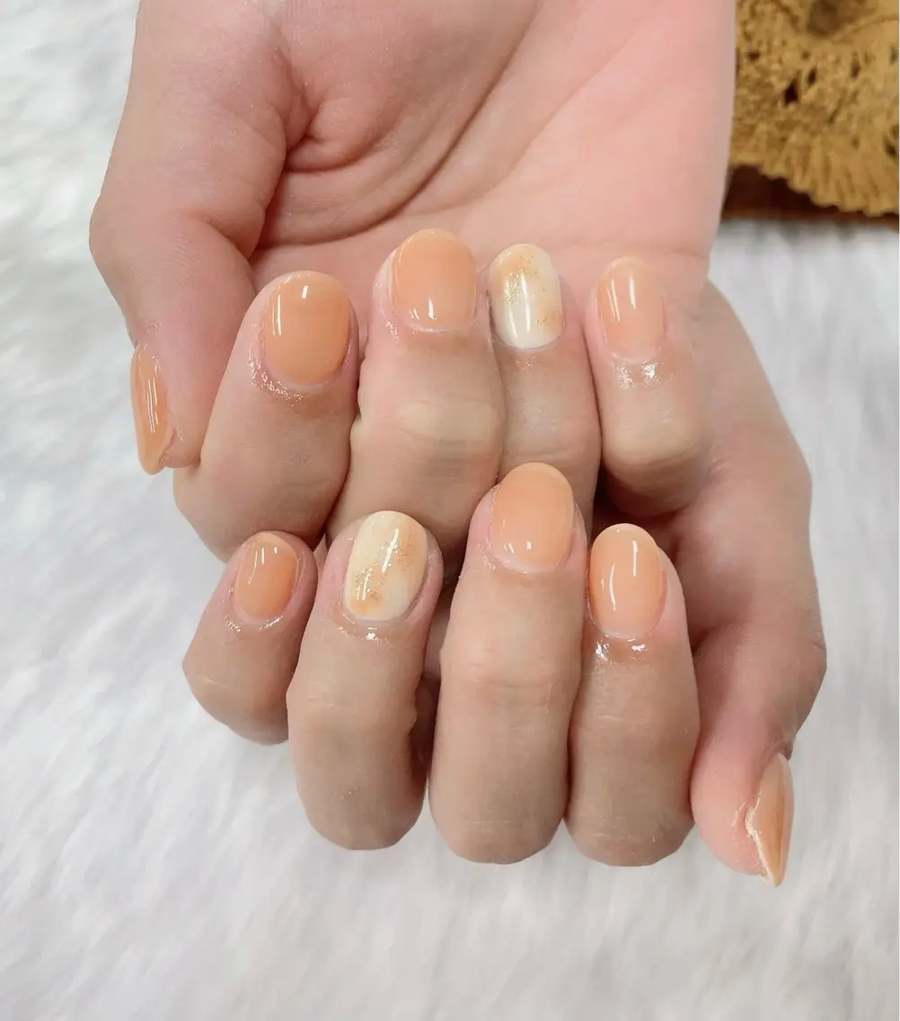 ハンド アート2本(ストーンorシール10点)オフ込みの写真