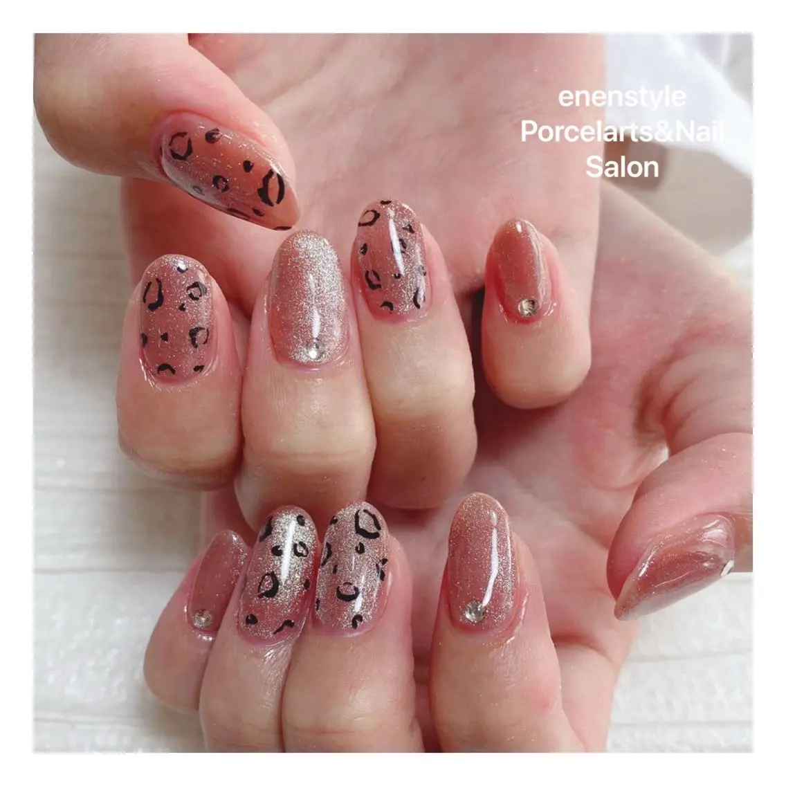 ミディアム ネイル ハンドネイル 🐾enen style 🐾のネイルデザイン