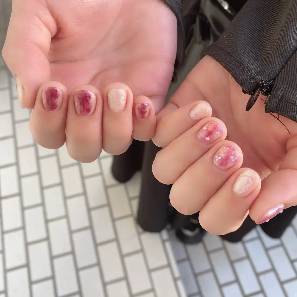 ネイル アートネイル ピンク パープル ショートネイル マジョリカ ブルーのネイルデザイン
